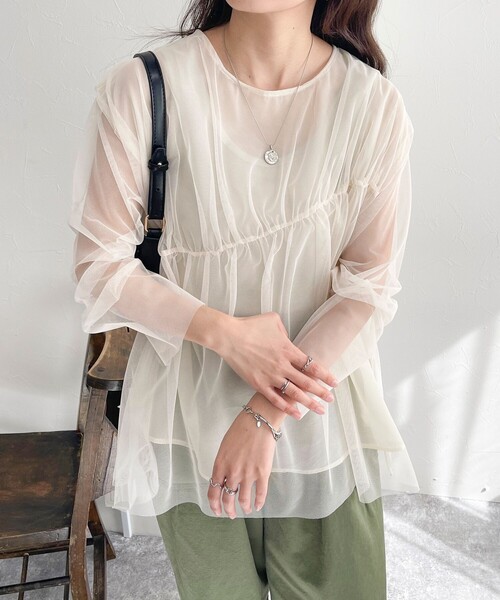 fredy emue（フレディエミュ）の「チュールシャーリングブラウス（シャツ/ブラウス・レディース・チャコールグレー/アイボリー・38）」の12枚目の写真