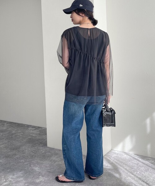 fredy emue（フレディエミュ）の「チュールシャーリングブラウス（シャツ/ブラウス・レディース・チャコールグレー/アイボリー・38）」の17枚目の写真