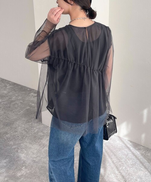 fredy emue（フレディエミュ）の「チュールシャーリングブラウス（シャツ/ブラウス・レディース・チャコールグレー/アイボリー・38）」の21枚目の写真