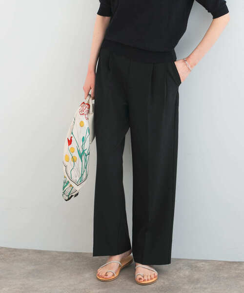URBAN RESEARCH ROSSO WOMEN(アーバンリサーチ ロッソ)の「ツータックスラックス(スラックス・レディース・ブルー/ブラック/ブラウン・36/38)」の1枚目の写真
