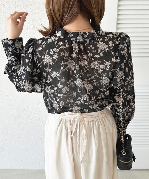 美品 ドルガバ　ボウタイブラウス　油絵タッチ　　ビジューボタン　花柄シルク混 美品 ドルガバ ボウタイブラウス 油絵タッチ ビジューボタン 花柄