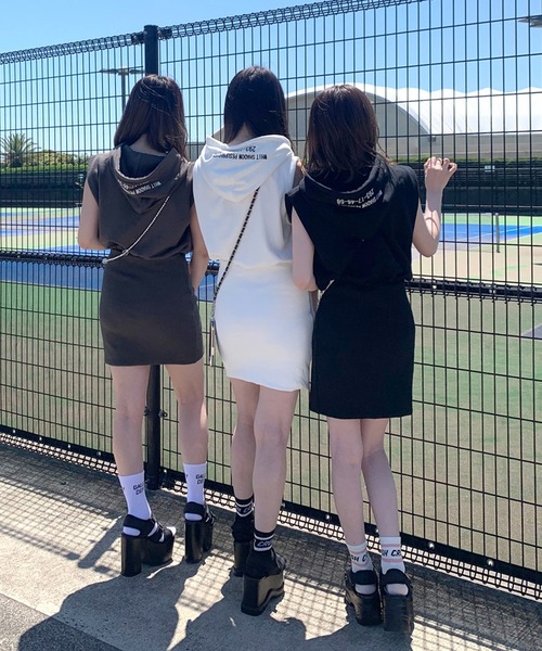 non-hedge（ノンヘッジ）の「フードロゴノースリーブミニワンピース（ワンピース・レディース・ブラック/チャコールグレー/ブルー/オフホワイト・FREE）」の7枚目の写真