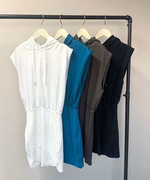 non-hedge（ノンヘッジ）の「フードロゴノースリーブミニワンピース（ワンピース・レディース・ブラック/チャコールグレー/ブルー/オフホワイト・FREE）」の10枚目の写真
