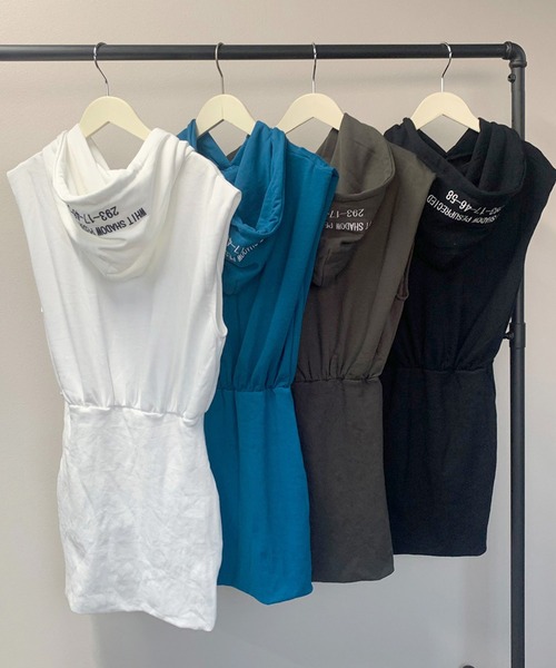 non-hedge（ノンヘッジ）の「フードロゴノースリーブミニワンピース（ワンピース・レディース・ブラック/チャコールグレー/ブルー/オフホワイト・FREE）」の11枚目の写真