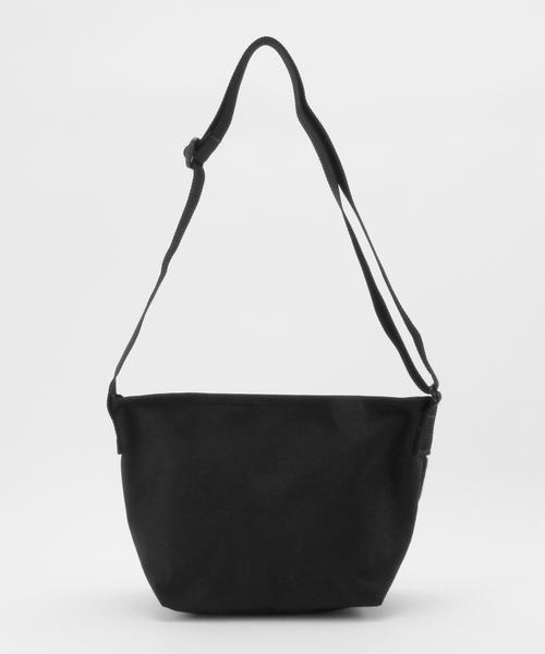 Manhattan Portage（マンハッタンポーテージ）の「Manhattan Portage / 1605JR（メッセンジャーバッグ・メンズ・ブラック/ネイビー・ONE SIZE）」の7枚目の写真