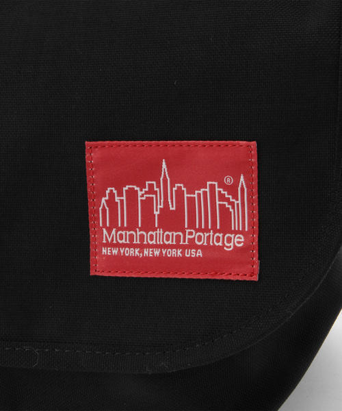 Manhattan Portage（マンハッタンポーテージ）の「Manhattan Portage / 1605JR（メッセンジャーバッグ・メンズ・ブラック/ネイビー・ONE SIZE）」の8枚目の写真