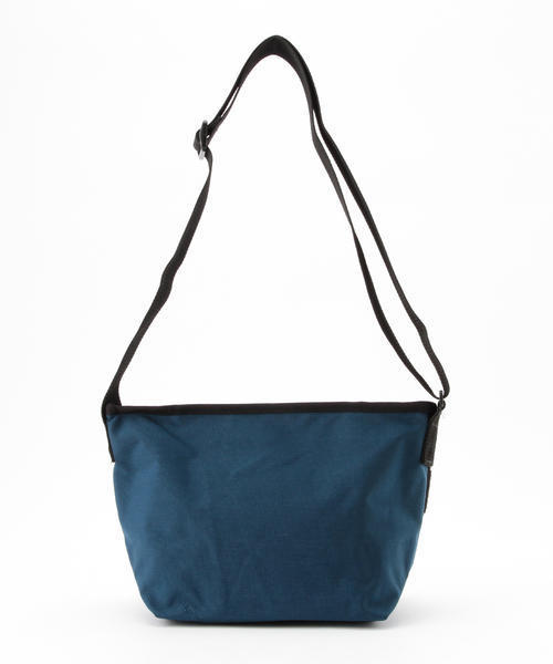 Manhattan Portage（マンハッタンポーテージ）の「Manhattan Portage / 1605JR（メッセンジャーバッグ・メンズ・ブラック/ネイビー・ONE SIZE）」の12枚目の写真