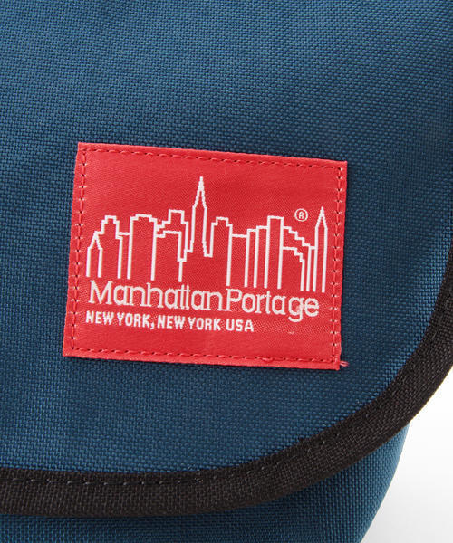 Manhattan Portage（マンハッタンポーテージ）の「Manhattan Portage / 1605JR（メッセンジャーバッグ・メンズ・ブラック/ネイビー・ONE SIZE）」の13枚目の写真
