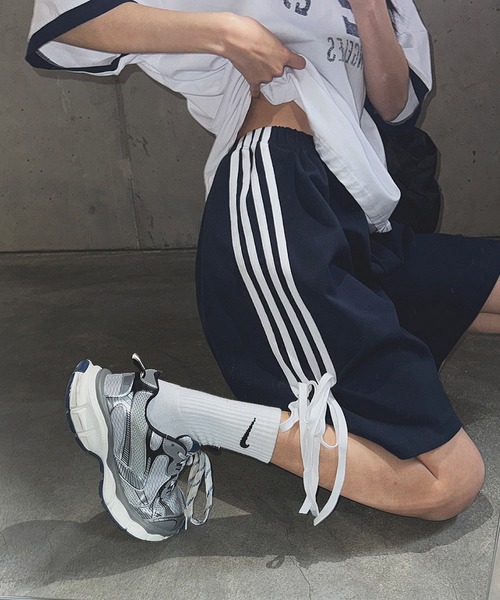 ROGER AND RAW（ロジャーアンドロウ）の「サイドラインリボンジャージパンツ（その他パンツ・レディース・レッド/ネイビー・FREE）」の6枚目の写真