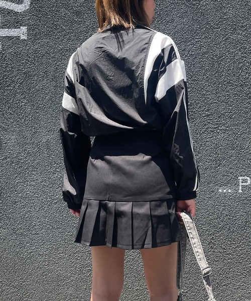 ROGER AND RAW(ロジャーアンドロウ)の「編み上げリボンプリーツミニスカート(スカート・レディース・グレー/ブラック・SMALL/MEDIUM)」の10枚目の写真