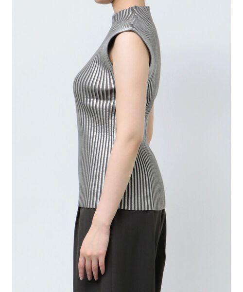 LAGUNAMOON（ラグナムーン）の「フォイルリブニットプルオーバー（ニット/セーター・レディース・ブラック/シルバー/ゴールド・FREE）」の6枚目の写真