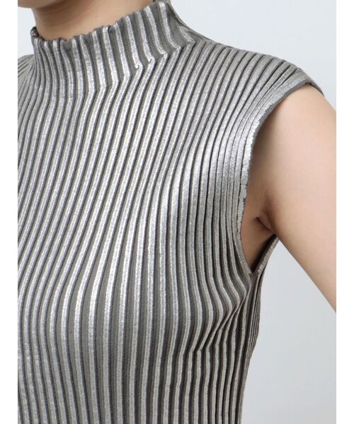 LAGUNAMOON（ラグナムーン）の「フォイルリブニットプルオーバー（ニット/セーター・レディース・ブラック/シルバー/ゴールド・FREE）」の9枚目の写真