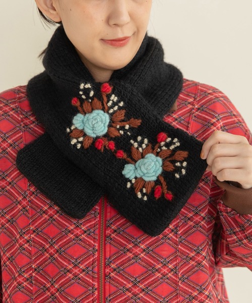 CHILD WOMAN（チャイルドウーマン）の「【WEB別注】ネパールハンドニット 刺繍マフラー（マフラー・レディース・ブラック/キナリ・FREE）」の19枚目の写真