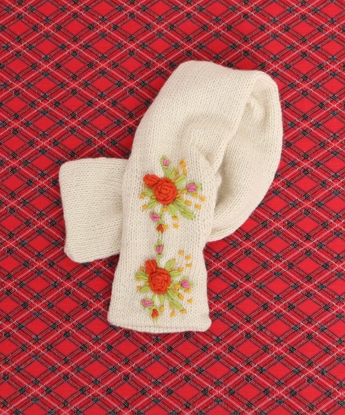 CHILD WOMAN（チャイルドウーマン）の「【WEB別注】ネパールハンドニット 刺繍マフラー（マフラー・レディース・ブラック/キナリ・FREE）」の22枚目の写真