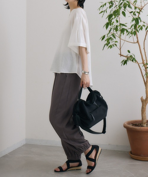 ROSIEE（ロージー）の「ROSIEE バック釦袖フレアブラウス（シャツ/ブラウス・レディース・ベージュ/ホワイト・FREE）」の10枚目の写真