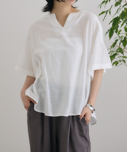 ROSIEE（ロージー）の「ROSIEE バック釦袖フレアブラウス（シャツ/ブラウス・レディース・ベージュ/ホワイト・FREE）」の13枚目の写真