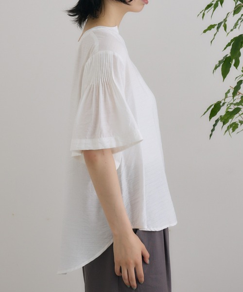 ROSIEE（ロージー）の「ROSIEE バック釦袖フレアブラウス（シャツ/ブラウス・レディース・ベージュ/ホワイト・FREE）」の17枚目の写真