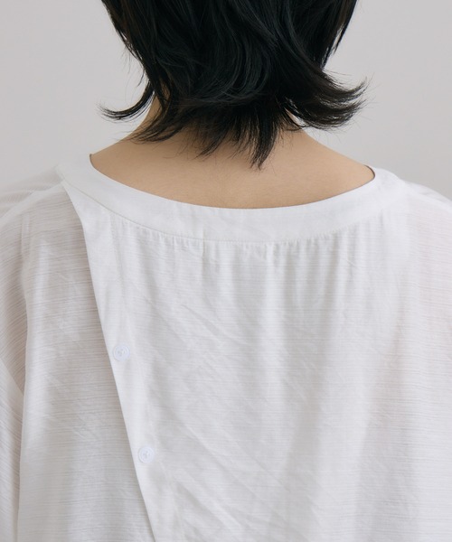 ROSIEE（ロージー）の「ROSIEE バック釦袖フレアブラウス（シャツ/ブラウス・レディース・ベージュ/ホワイト・FREE）」の19枚目の写真