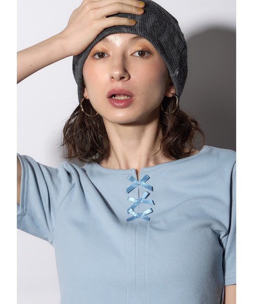 Adoon plain(アドーンプレーン)の「ネックリボンTシャツ(Tシャツ/カットソー・レディース・ブラック/ホワイト/レッド/サックスブルー・FREE)」の7枚目の写真