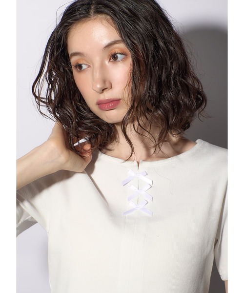 Adoon plain(アドーンプレーン)の「ネックリボンTシャツ(Tシャツ/カットソー・レディース・ブラック/ホワイト/レッド/サックスブルー・FREE)」の16枚目の写真