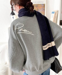 シーズンムード漂う。バック刺繍ロゴ裏起毛スウェットプルオーバー