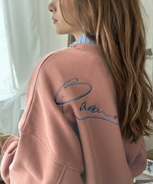 シーズンムード漂う。バック刺繍ロゴ裏起毛スウェットプルオーバー