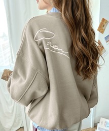 シーズンムード漂う。バック刺繍ロゴ裏起毛スウェットプルオーバー
