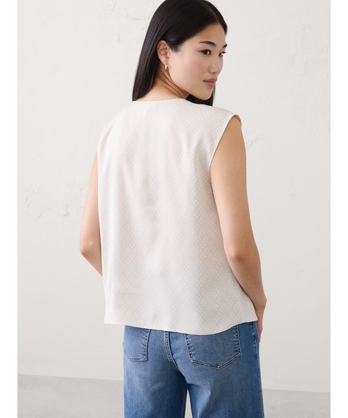 BANANA REPUBLIC FACTORY STORE(バナナリパブリック ファクトリーストア)の「BANANA REPUBLIC FACTORY STORE キャップスリーブ ブラウス(シャツ/ブラウス・レディース・ホワイト/ブラック/ブラウン/マルチ/ブラック系その他/ブラック系その他2/ラベンダー/その他/グリーン/オフホワイト・XS/S/M/L)」の12枚目の写真