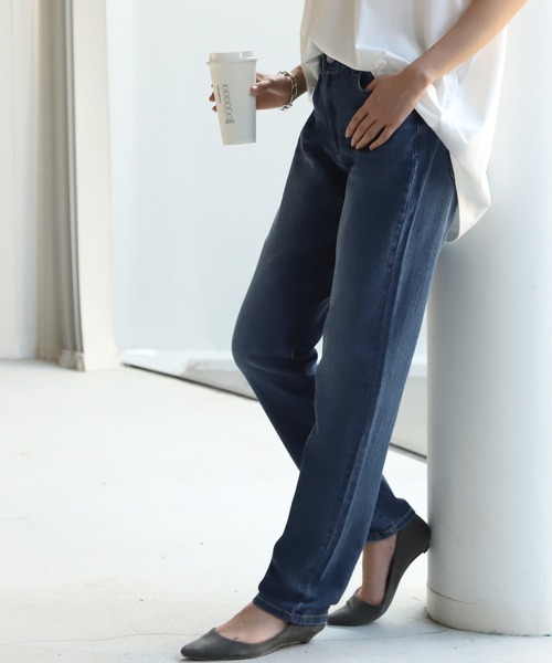 HUG.U（ハグユー）の「ゆるフィットスキニーデニム（デニムパンツ・レディース・インディゴブルー/ダークインディゴブルー/ライトインディゴブルー/ワンウォッシュ・S(レギュラー丈)/S(トール丈)/M(レギュラー丈)/M(トール丈)/L(レギュラー丈)/L(トール丈)/LL(レギュラー丈)/LL(トール丈)）」の6枚目の写真