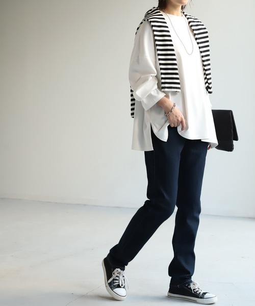 HUG.U（ハグユー）の「ゆるフィットスキニーデニム（デニムパンツ・レディース・インディゴブルー/ダークインディゴブルー/ライトインディゴブルー/ワンウォッシュ・S(レギュラー丈)/S(トール丈)/M(レギュラー丈)/M(トール丈)/L(レギュラー丈)/L(トール丈)/LL(レギュラー丈)/LL(トール丈)）」の17枚目の写真