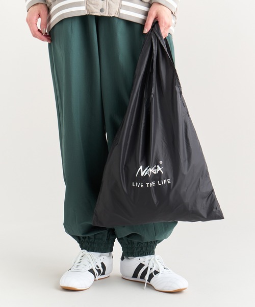 NANGA（ナンガ）の「NANGA POCKETABLE ECO BAG(LIVE THE LIFE)/ナンガ ポケッタブル エコバッグ（エコバッグ/サブバッグ・メンズ・ブラック/ブラウン系その他/マスタード/ゴールド/グレー/オレンジ/ターコイズブルー・FREE）」の10枚目の写真
