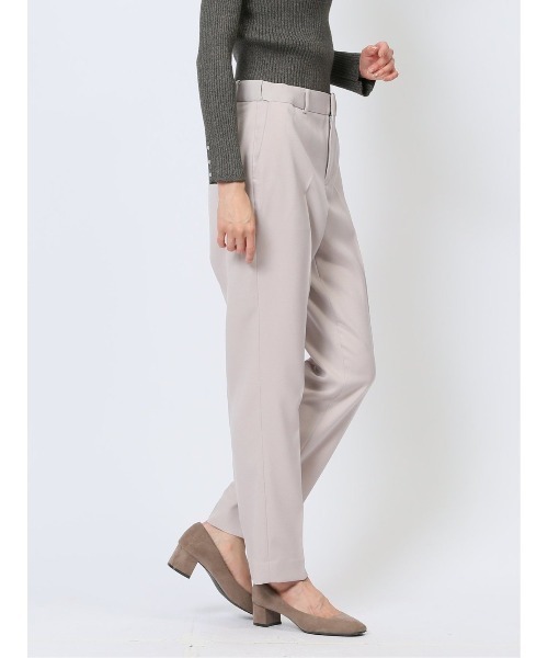 m.f.editorial(エムエフエディトリアル)の「【ストレッチ ウォッシャブル 防シワ UVケア】m.f.エディトリアル レディース テーパード パンツ ライトグレー (セットアップ可能)(スーツパンツ・レディース・ライトグレー・MEDIUM/LARGE/S/X-LARGE)」の11枚目の写真