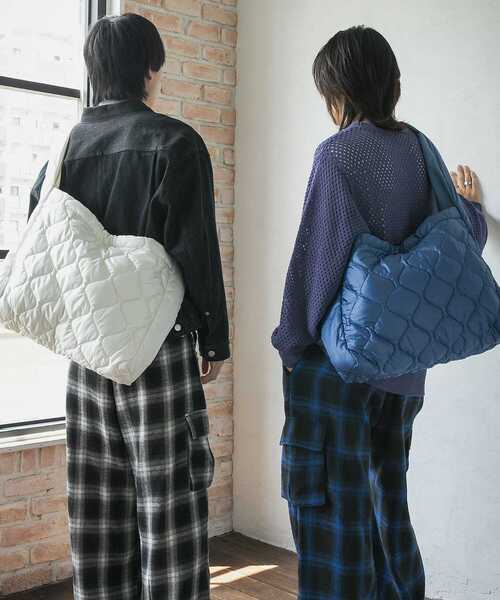 SENSE OF PLACE by URBAN RESEARCH（センスオブプレイスバイアーバンリサーチ）の「ナイロンキルトビッグショルダー（ショルダーバッグ・メンズ・ブルー/ブラック/オフホワイト/パープル・ONE）」の6枚目の写真