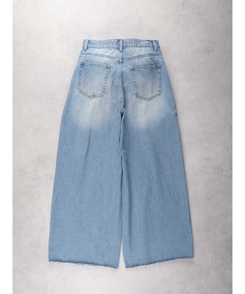 Right-on（ライトオン）の「タックバギーデニムパンツ（デニムパンツ・レディース・ライトインディゴブルー・S/M/L/XL）」の7枚目の写真