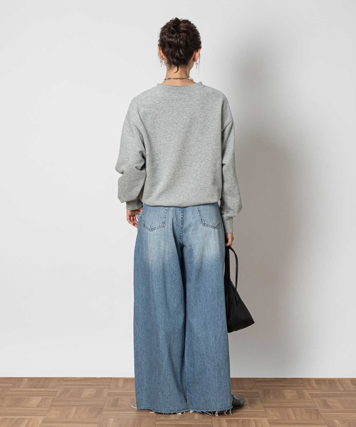 Right-on（ライトオン）の「タックバギーデニムパンツ（デニムパンツ・レディース・ライトインディゴブルー・S/M/L/XL）」の6枚目の写真