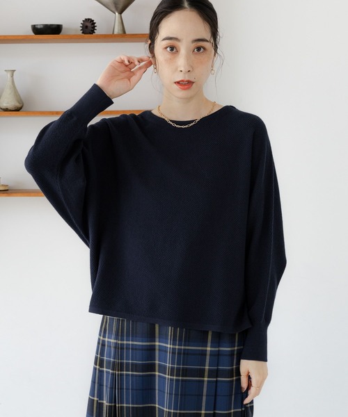 studio CLIP（スタディオクリップ）の「【3シーズンシリーズ】12ゲージアソートドルマンプルオーバー（ニット/セーター・レディース・オフホワイト/ネイビー/マスタード/ライトグレー/レッド/ライトグリーン・FREE）」の4枚目の写真