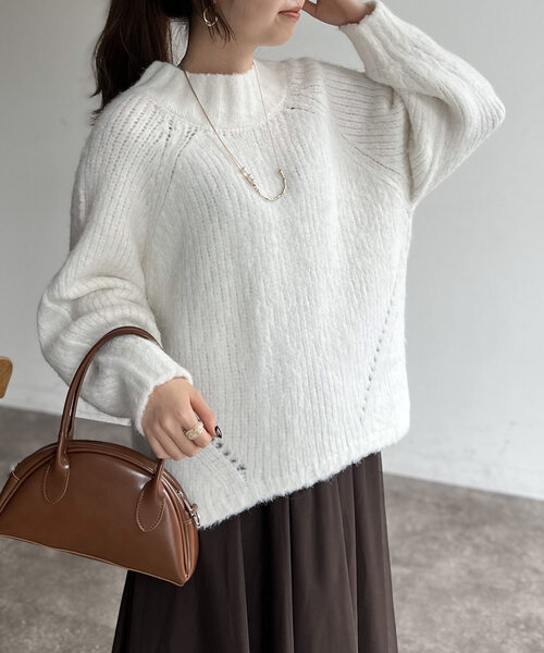 Chez toi（シェトワ）の「もちふわラグラン切替袖ボリュームプルオーバー（ニット/セーター・レディース・チャコールグレー/オフホワイト/ブルー/レッド・FREE）」の8枚目の写真