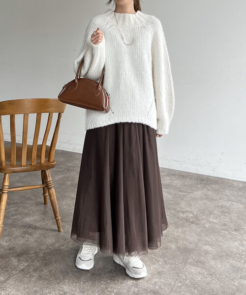 Chez toi（シェトワ）の「もちふわラグラン切替袖ボリュームプルオーバー（ニット/セーター・レディース・チャコールグレー/オフホワイト/ブルー/レッド・FREE）」の12枚目の写真