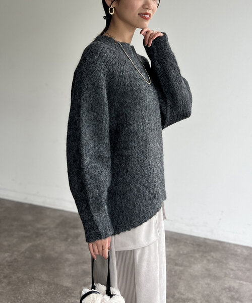 Chez toi（シェトワ）の「もちふわラグラン切替袖ボリュームプルオーバー（ニット/セーター・レディース・チャコールグレー/オフホワイト/ブルー/レッド・FREE）」の18枚目の写真