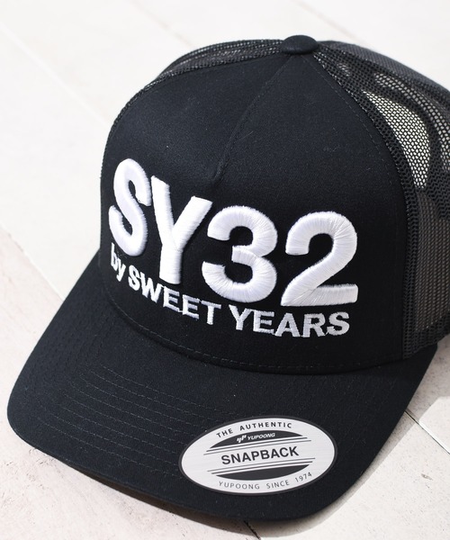 SY32 by SWEET YEARS(エスワイサーティトゥバイスィートイヤーズ)の「【SY32 by SWEET YEARS】ロゴ刺繍メッシュキャップ(キャップ・レディース・ブラック/カモフラージュ/ホワイト/ブラック系その他/チャコールグレー×ブラック/ホワイト系その他・FREE)」の8枚目の写真