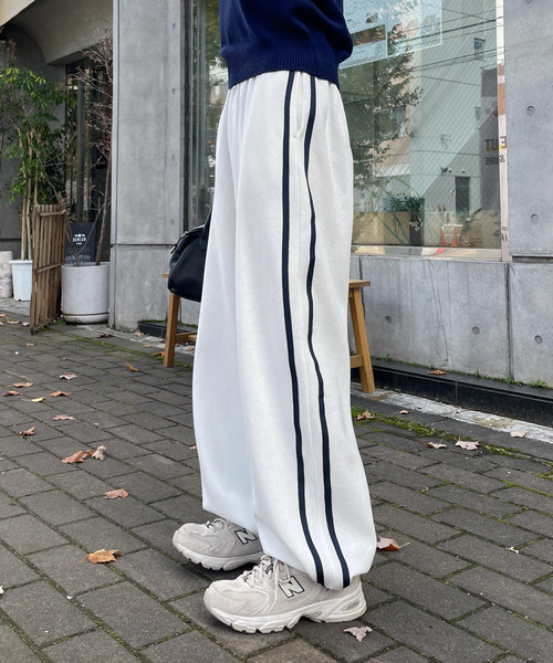 Chillfar(チルファー)の「裏起毛スウェットサイドラインパンツ(スウェットパンツ・レディース・杢グレー/ブラック/オートミール/ホワイト・FREE)」の10枚目の写真