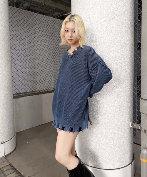 ENVYM（アンビー）の「ピグメントダメージニット（ニット/セーター・レディース・ネイビー/ブラック・FREE）」の3枚目の写真