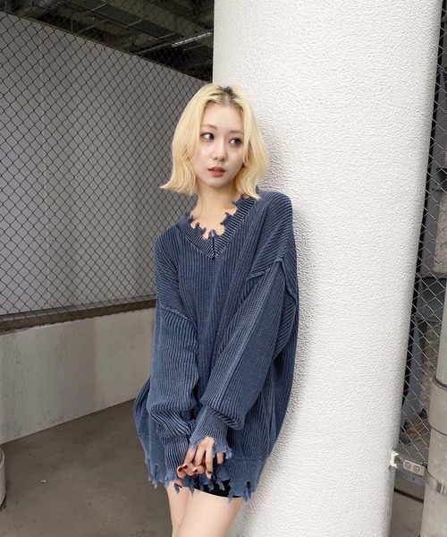 ENVYM（アンビー）の「ピグメントダメージニット（ニット/セーター・レディース・ネイビー/ブラック・FREE）」の4枚目の写真