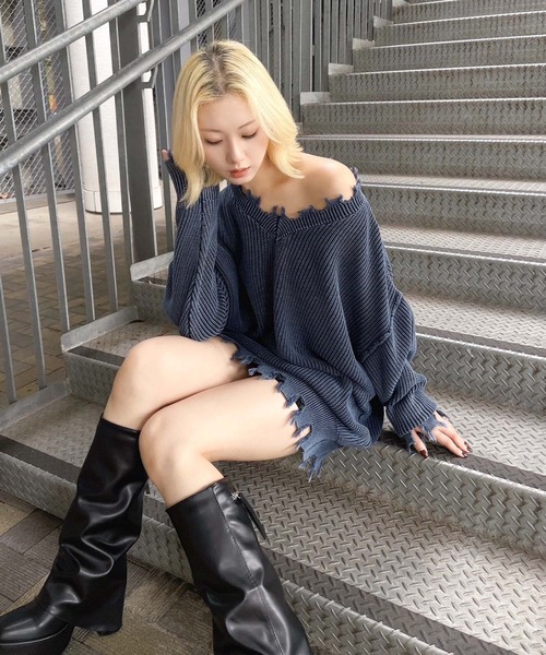 ENVYM（アンビー）の「ピグメントダメージニット（ニット/セーター・レディース・ネイビー/ブラック・FREE）」の9枚目の写真