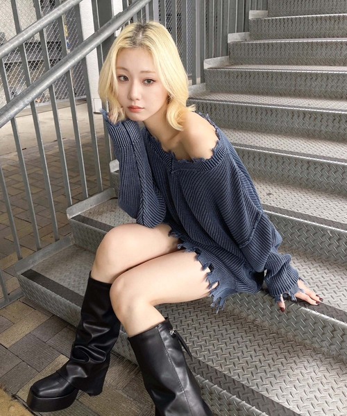 ENVYM（アンビー）の「ピグメントダメージニット（ニット/セーター・レディース・ネイビー/ブラック・FREE）」の10枚目の写真