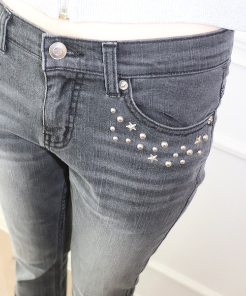 FCMM（エフシーエムエム）の「STUDDED FLARE DENIM PANTS/スタッズフレアデニムパンツ（デニムパンツ・レディース・ブラック/インディゴブルー/ライトインディゴブルー・LARGE/MEDIUM/SMALL）」の12枚目の写真