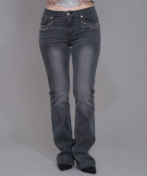 FCMM（エフシーエムエム）の「STUDDED FLARE DENIM PANTS/スタッズフレアデニムパンツ（デニムパンツ・レディース・ブラック/インディゴブルー/ライトインディゴブルー・LARGE/MEDIUM/SMALL）」の8枚目の写真