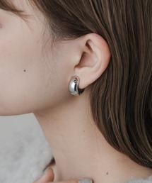 SMELLY | メタルワイドフープクリップイヤリング(イヤリング)