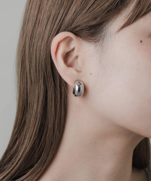 SMELLY（スメリー）の「メタルワイドフープクリップイヤリング（イヤリング・レディース・シルバー/ゴールド・-）」の3枚目の写真