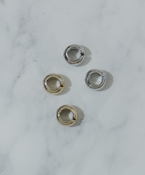 SMELLY（スメリー）の「メタルワイドフープクリップイヤリング（イヤリング・レディース・シルバー/ゴールド・-）」の4枚目の写真